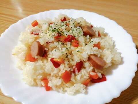 炊飯器で☆人参玉ねぎウインナー赤ピーマンのピラフ